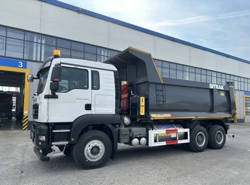 Самосвал Sitrak 6х4