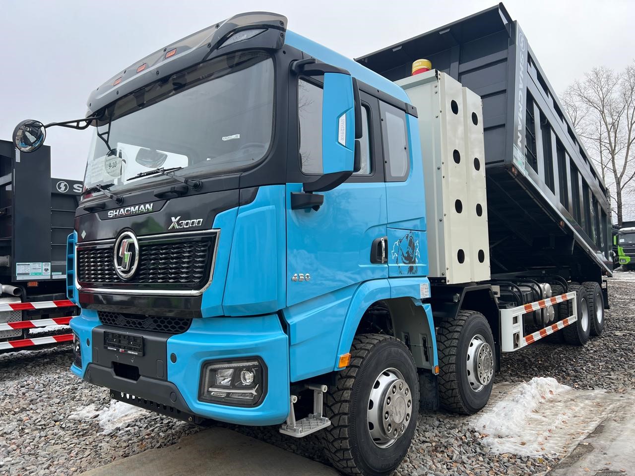 Самосвал Shacman 8х4